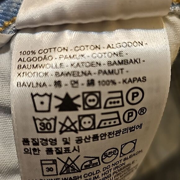 Levis Jean shorts size 26 501s. - Picture 12 of 12